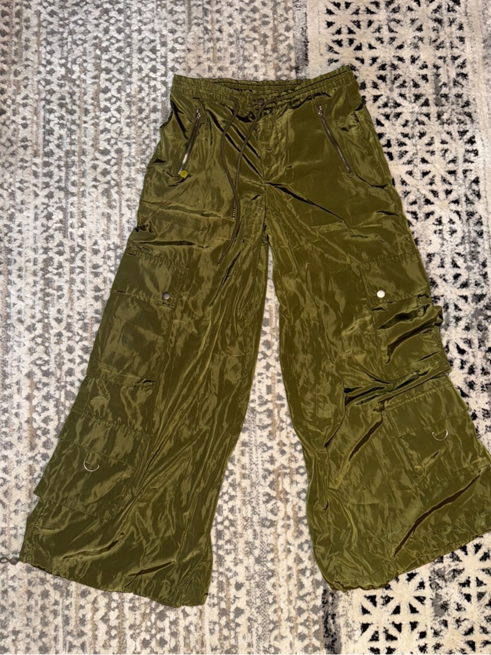 Pacsun with Tags Olive Green Wide Leg Cargo Pants size small